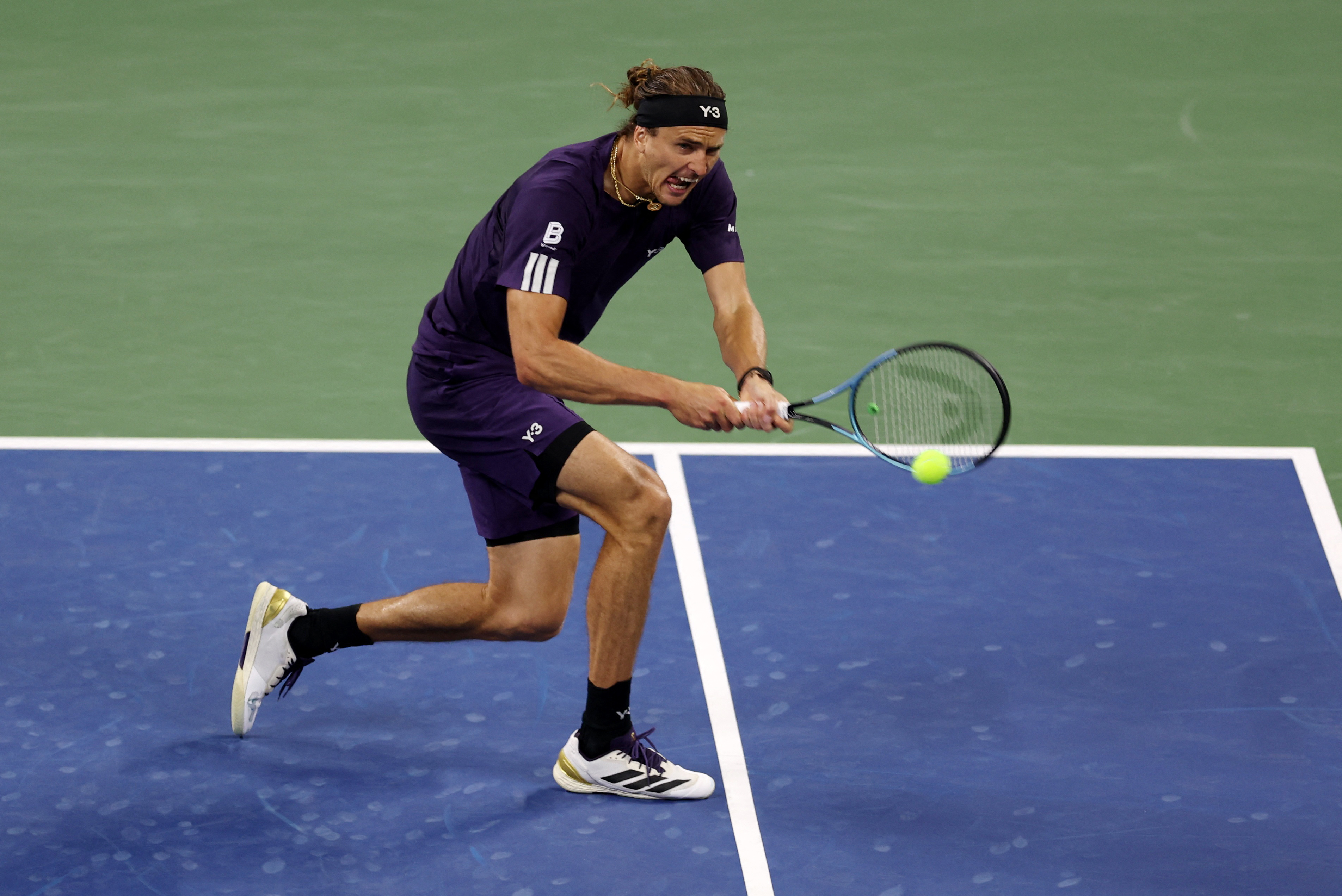 美网险胜年终总决赛,兹维列夫高光表现 美网险胜年终总决赛,兹维列夫高光表现