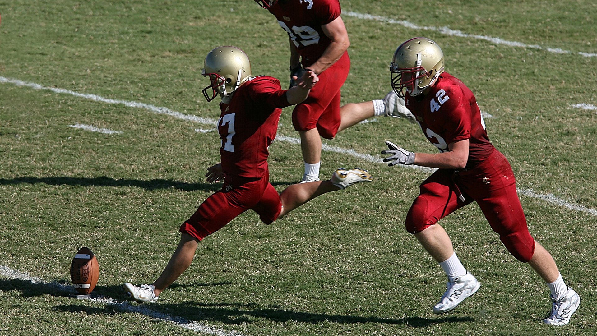 欧冠决赛焦点战，伊拉克打穿秘鲁，足球如何缝合破碎山河？